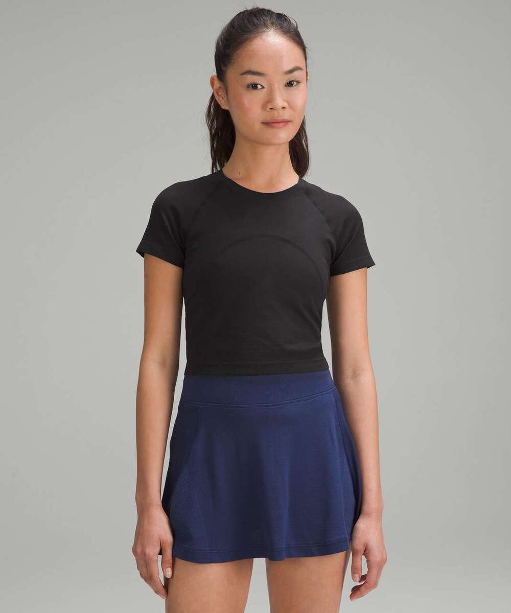 Lululemon Swiftly Tech Short Sleeve Cropped T-Shirt 2.0 Black / Black Size 6